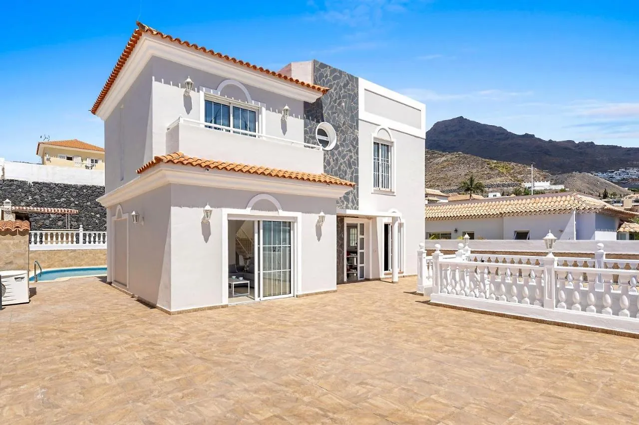 Villa Favorita By Villa Plus 아데제