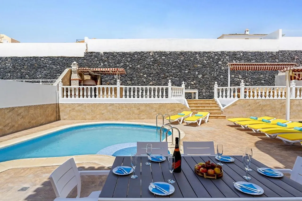 Villa Favorita By Villa Plus 아데제 0*,
